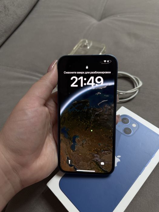 Продам iPhone 13 (128ГБ)