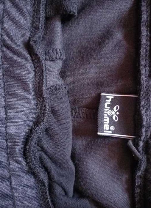 Чисто ново оригинално долнище Hummel - размер С
