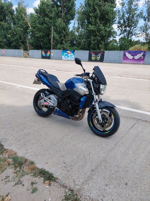 Vând Suzuki Gsr600