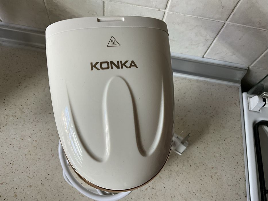 Отпариватель вертикальный KONKA