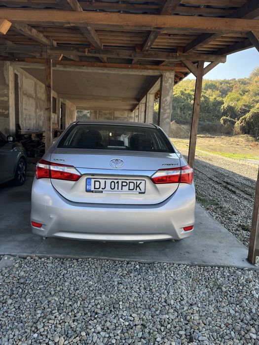 TOYOTA Corolla 2015 — imagine 2