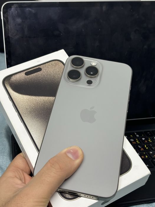 Iphone 15 про макс срочно продаю