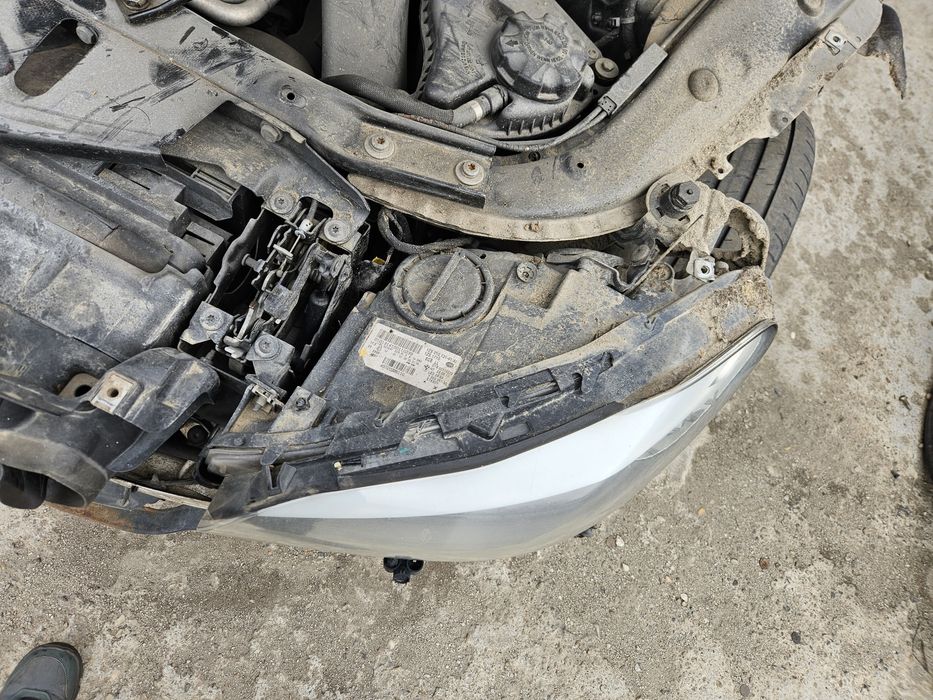 Far stanga bmw f10 f11 bi-xenon adaptiv non-lci