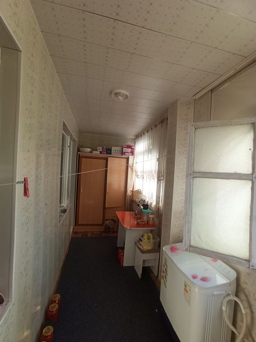 3 xonalik kvartira sotiladi remonti zur 10 mkr