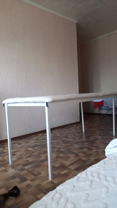 Срочно продам кушетку