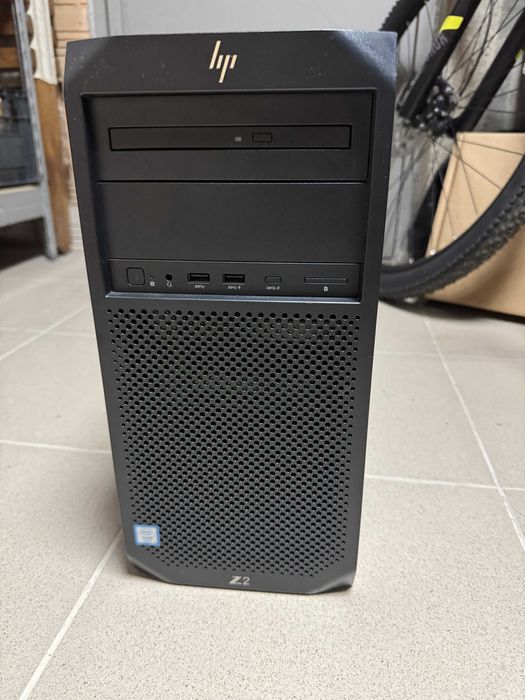 HP Z2 G4 Tower Xeon E 2174G 3.80GHz / 64GB DDR4 / 1TB + 256GB SSD