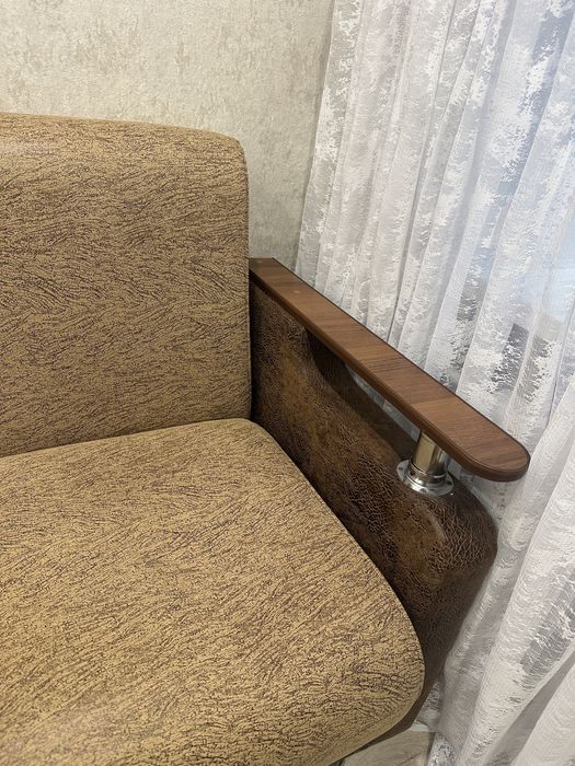 Продаю диван, 213 см