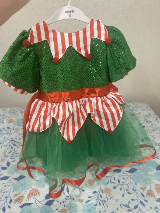 Продам нарядное платье на девочку