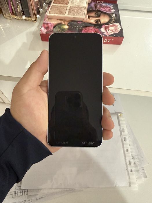 Samsung S25 yaxshi holatda