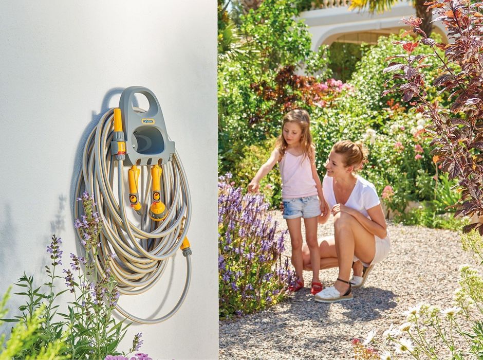 Настенный жержатель со шлангом и коннекторами HoZelock HoseHanger 20m