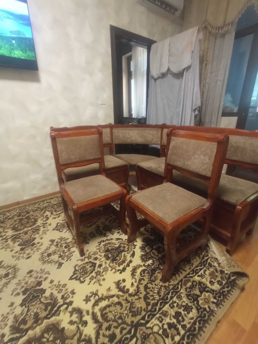 Кухонный уголок в хорошем состояние