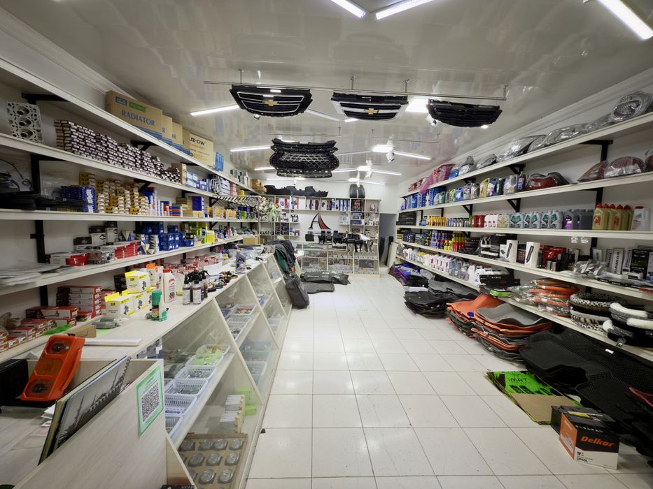 Магазин 100 кв, 1 этаж. На против Эркинсавдо. САМАРКАНД.