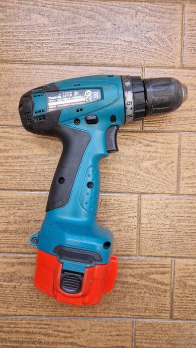 Makita 6271D Bormasina