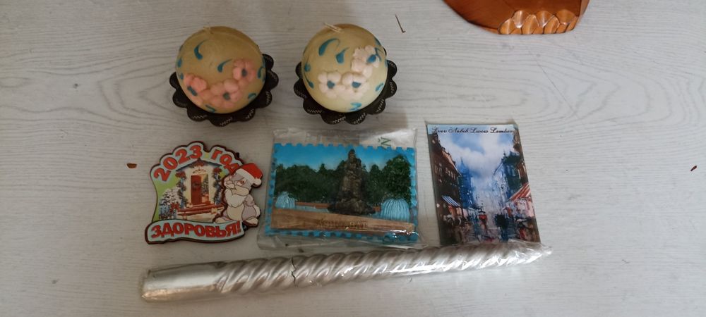 Подсвечник антикварный  бронзовый б/у, магниты на холодильник, сувен