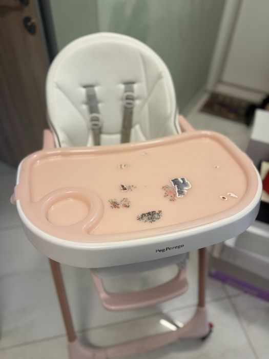 Столче шезлонг за хранене на дете