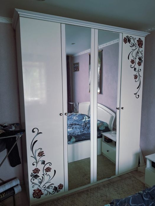 Продам спальный гарнитур