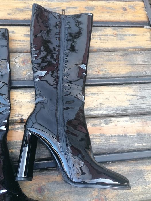 Cizme Zara lungi absolut noi, din colecția actuala