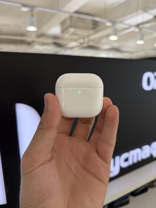 AirPods 4
