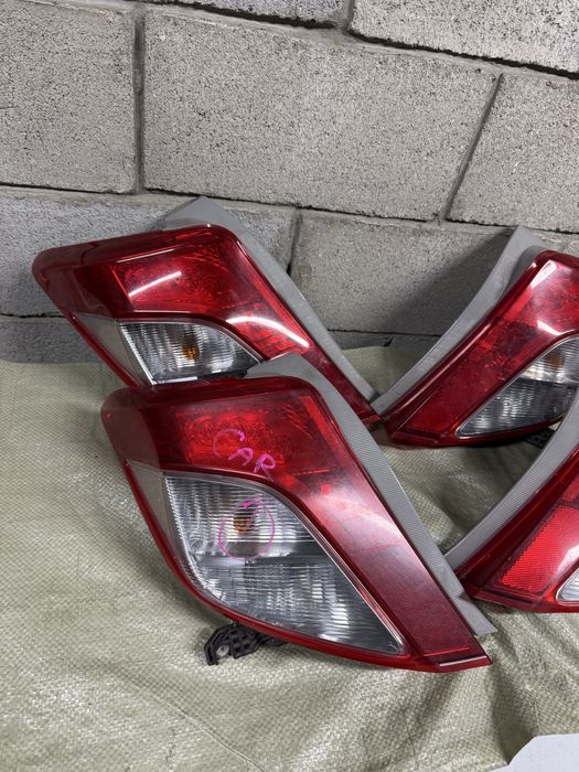 Фонарь задний на toyota yaris PX130