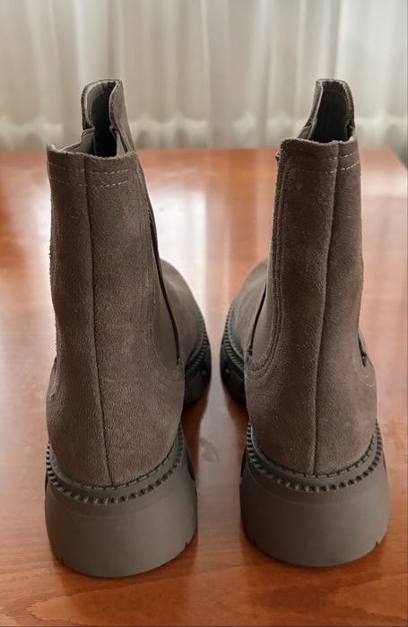 Велурени дамски боти