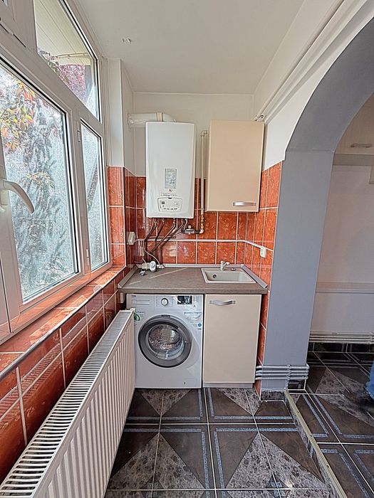 Apartament 2 camere etaj 1 Aleea Plopilor Tg Jiu