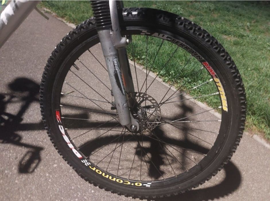 Bicicletă suspensii cadru cube