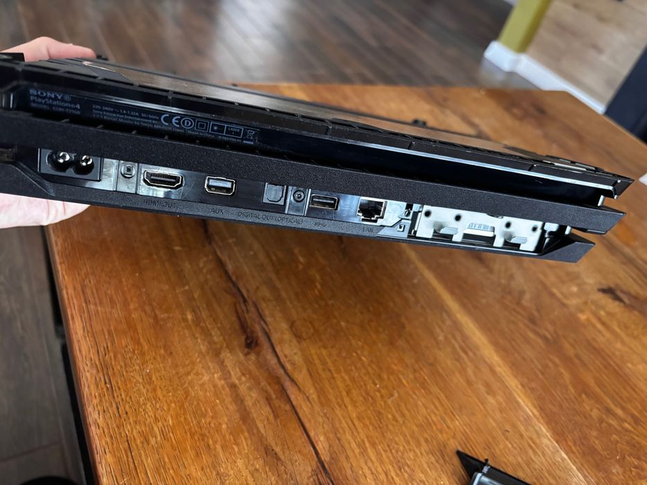 Ps4 pro за части