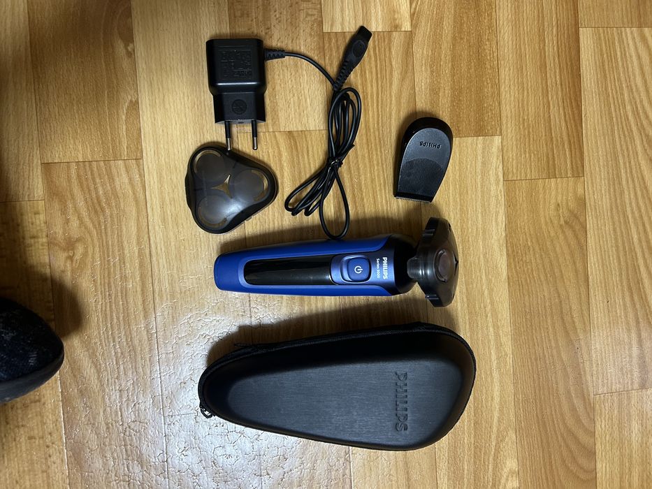 Продавам електрическа самобръсначка Philips Series 5000