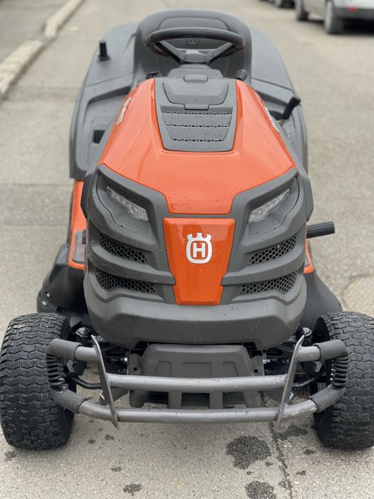 Tractoras de tuns iarba Husqvarna Profi