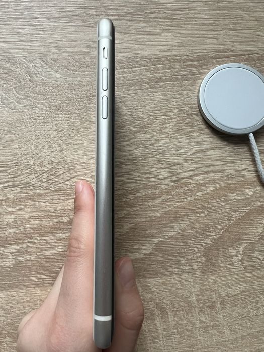 Iphone 11 64 GB 81% sanatate baterie