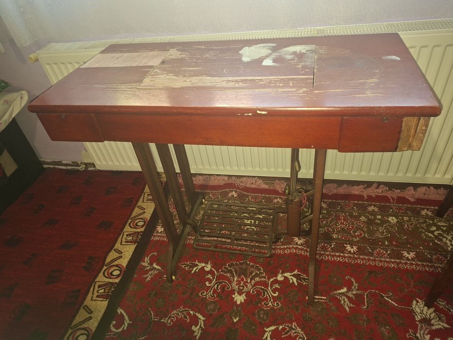 Mașina de cusut vintage Ileana