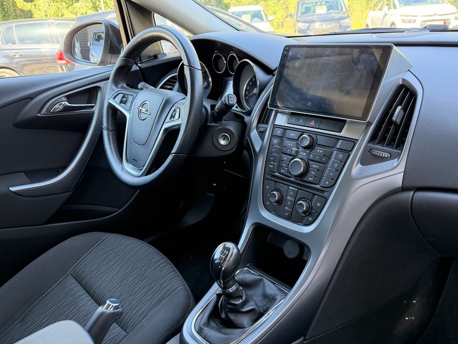 Opel Astra J 2014 si in Rate