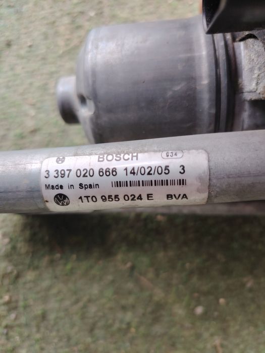 Механизъм с моторче за чистачки Туран / VW Touran Фолксваген Туран