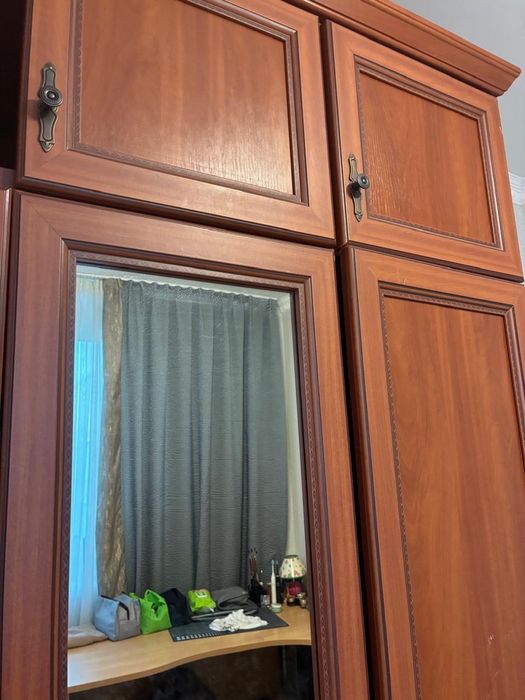 Шкаф с антресолью сверху
