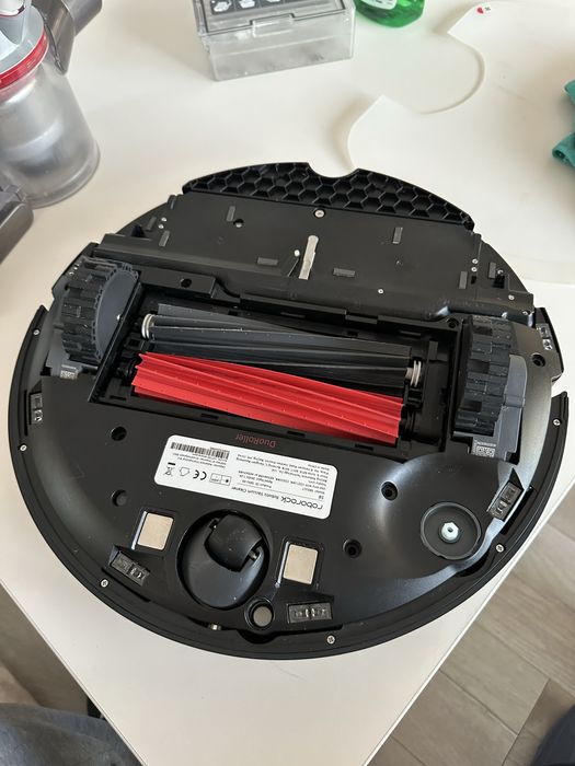 De vanzare aspirator si mop Roborock S8