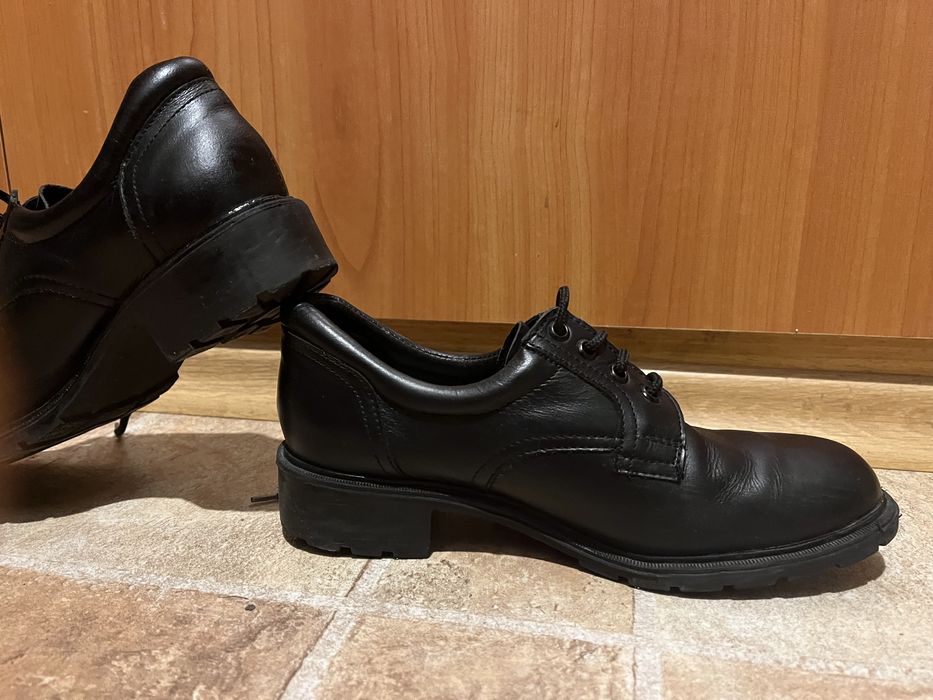 Елегантни обувки от естествена кожа - номер 39 (подходящи за номер 38)