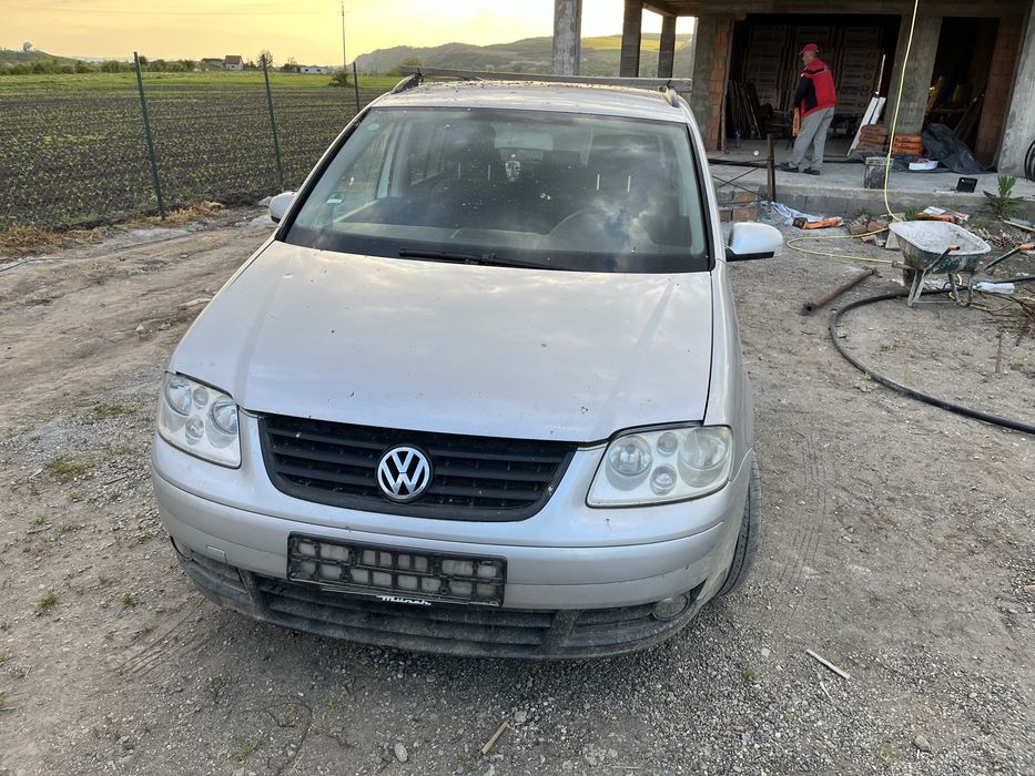 Piese VW TOURAN volan STANGA an 2006 motor 2.0 TDI 140 CP cod AZV.caseta directie injectoare BKD bara fata capota faruri