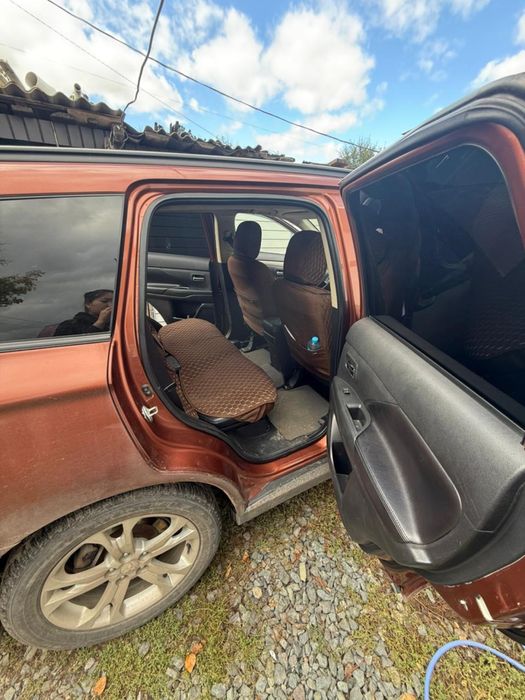 Срочно продам Митсубиси Оутландер