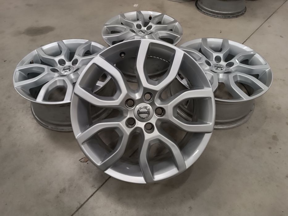 Jante VOLVO R17  * C30 S40 V50 C70 S60 V60 V70 S80 Xc60 Xc70
