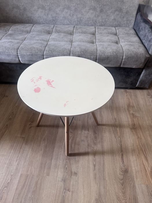 Продам стол маленький