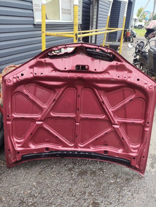 Двигатель 1.8 Ниссан, капот