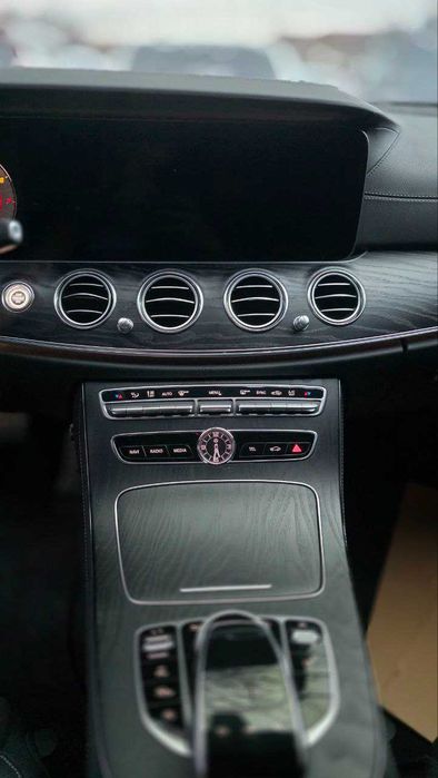 Mercedes Benz W213 E200 2л / 19г/24г 54 тыс км пробега! Чистая!