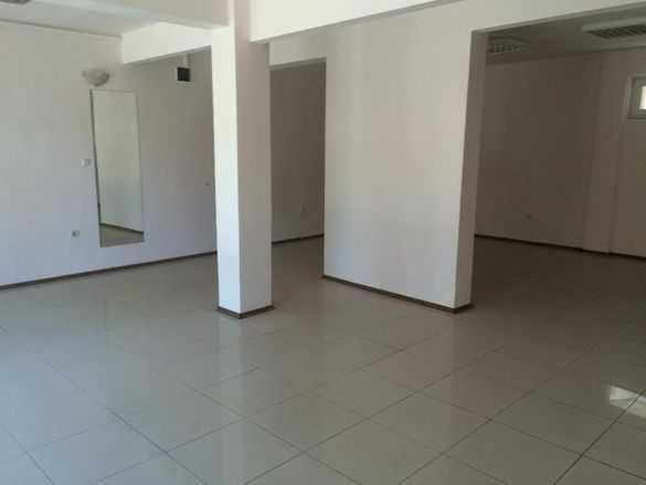 Магазин, Студио, Кабинет, Склад, Офис- ул. Три Уши 5