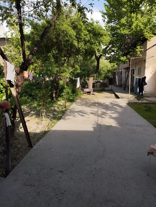 Участок с двумя жилыми домами