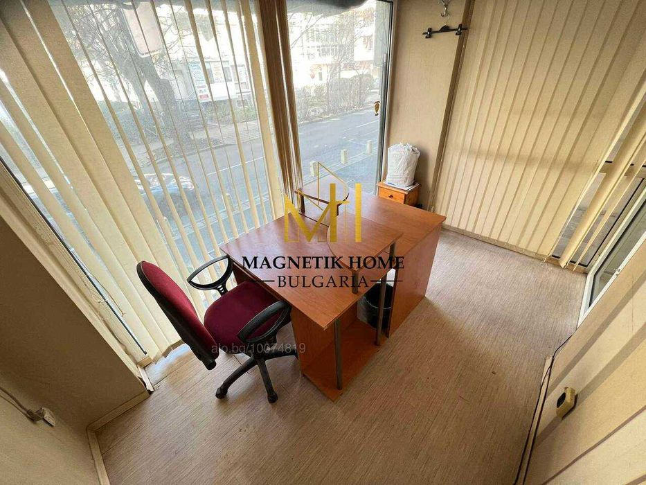 Дава се под наем Офис в Бургас, Център - 10 кв.м за 102 € - Снимка #1