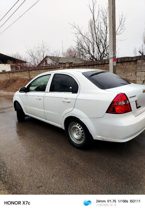 Nexia 3 sotiladi 6700$