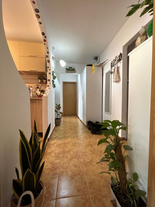 Închiriez apartament decomandat cu 2 camere