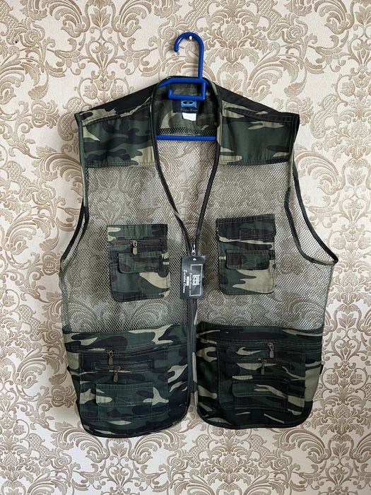 Продам жилетки мужские