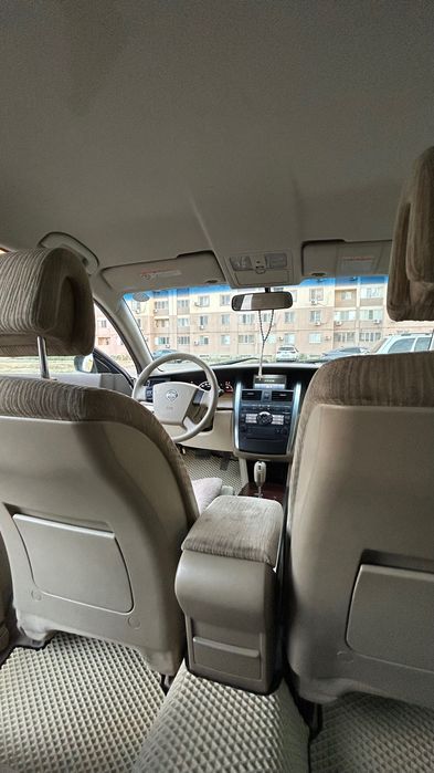 Автомобиль Ниссан