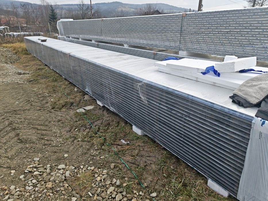 Panouri Sandwich 80 lei mp